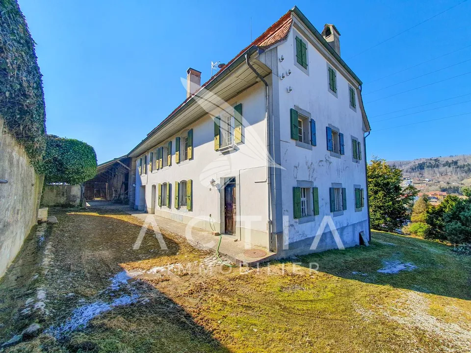 Propriété atypique hors zone à bâtir | Maison d'habitation + Rural