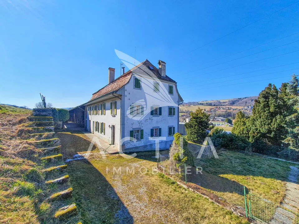 Propriété atypique hors zone à bâtir | Maison d'habitation + Rural