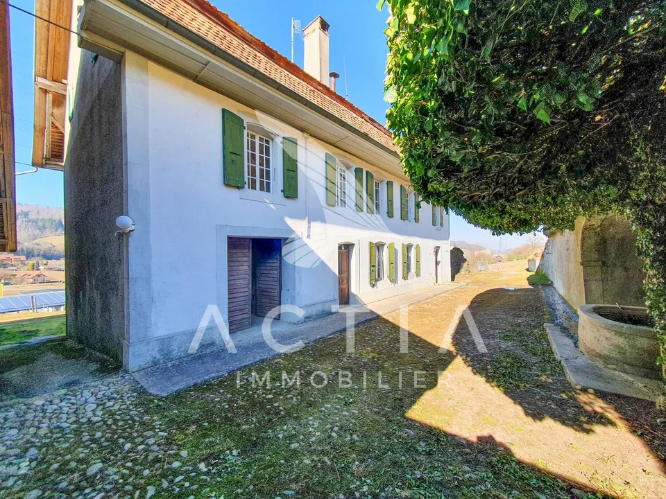 Propriété atypique hors zone à bâtir | Maison d'habitation + Rural
