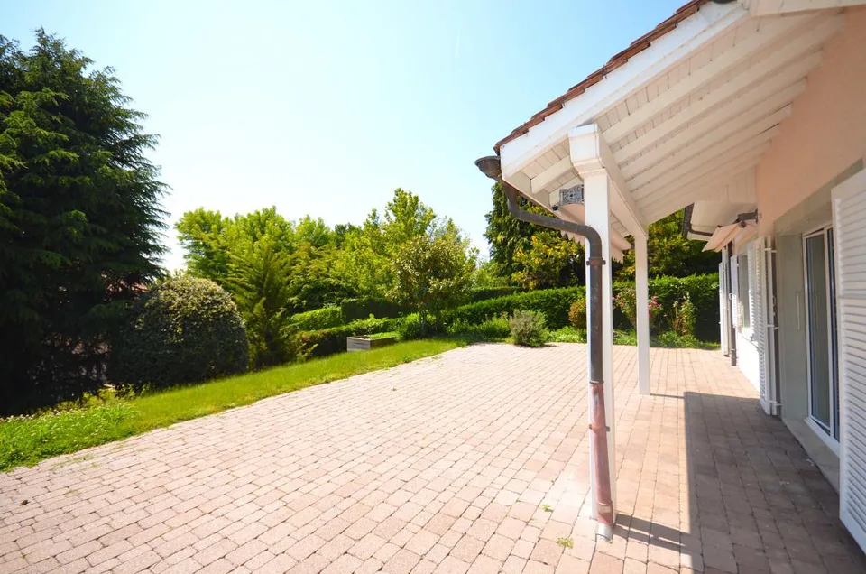 SAINT-PREX - DEUX VILLAS AU BORD DU LÉMAN, AVEC ACCÈS PRIVATIF AU LAC – photo 13 sur 19