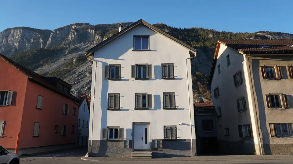 Felsberg - Mehrfamilienhaus mit 5 Wohnungen und Werkstatt/Lage
