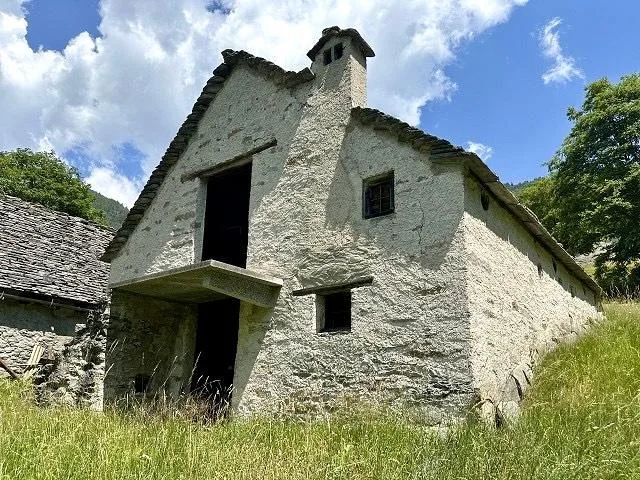 Rustico zum Ausbauen mit herrlicher Aussicht mit Waldparzelle   / r...