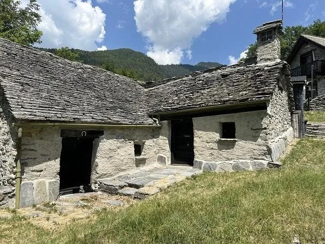 Rustico zum Ausbauen mit herrlicher Aussicht mit Sitzplatz   /   ru...