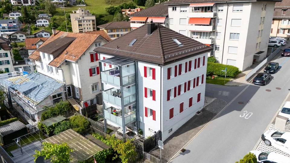 renoviertes Mehrfamilienhaus