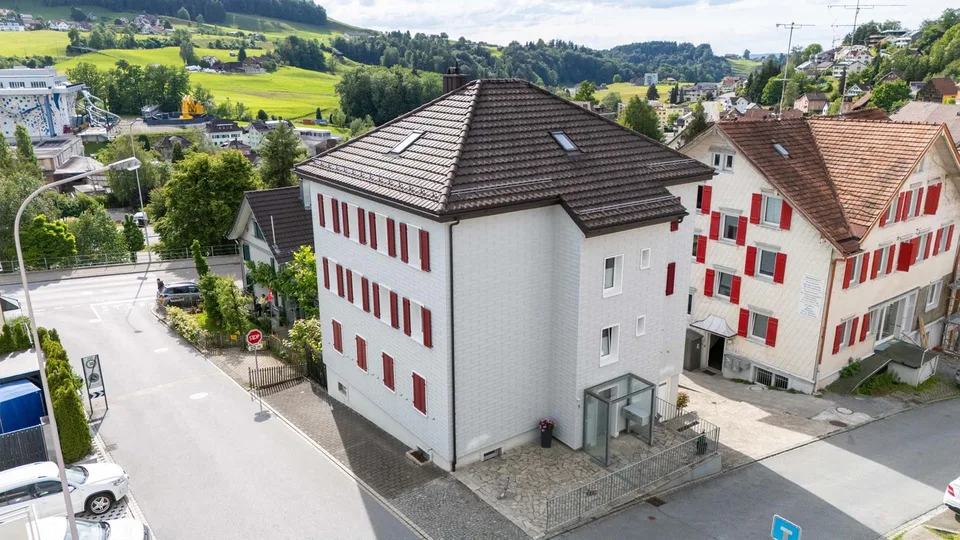 renoviertes Mehrfamilienhaus