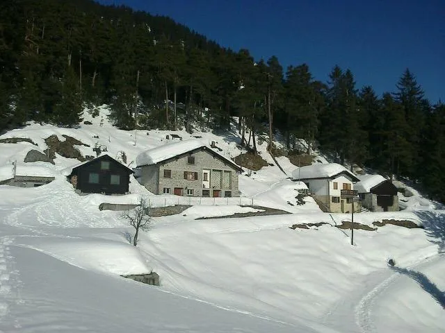 Chalet mit zwei Wohnungen und Panorama-Bergsicht / casa ticines... – Foto 17 von 19