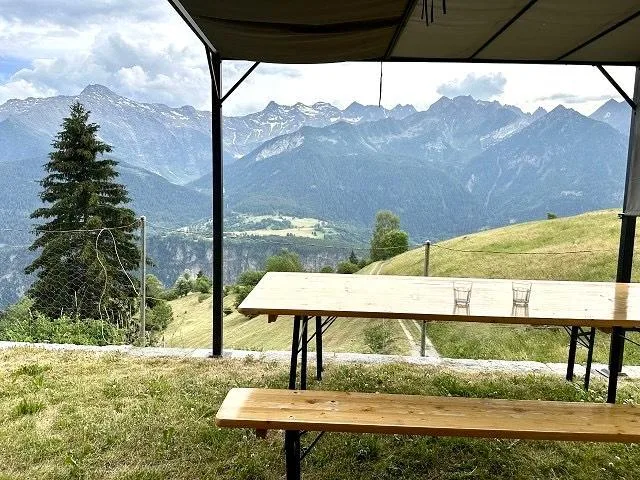 Chalet mit zwei Wohnungen und Panorama-Bergsicht / casa ticines... – Foto 12 von 19