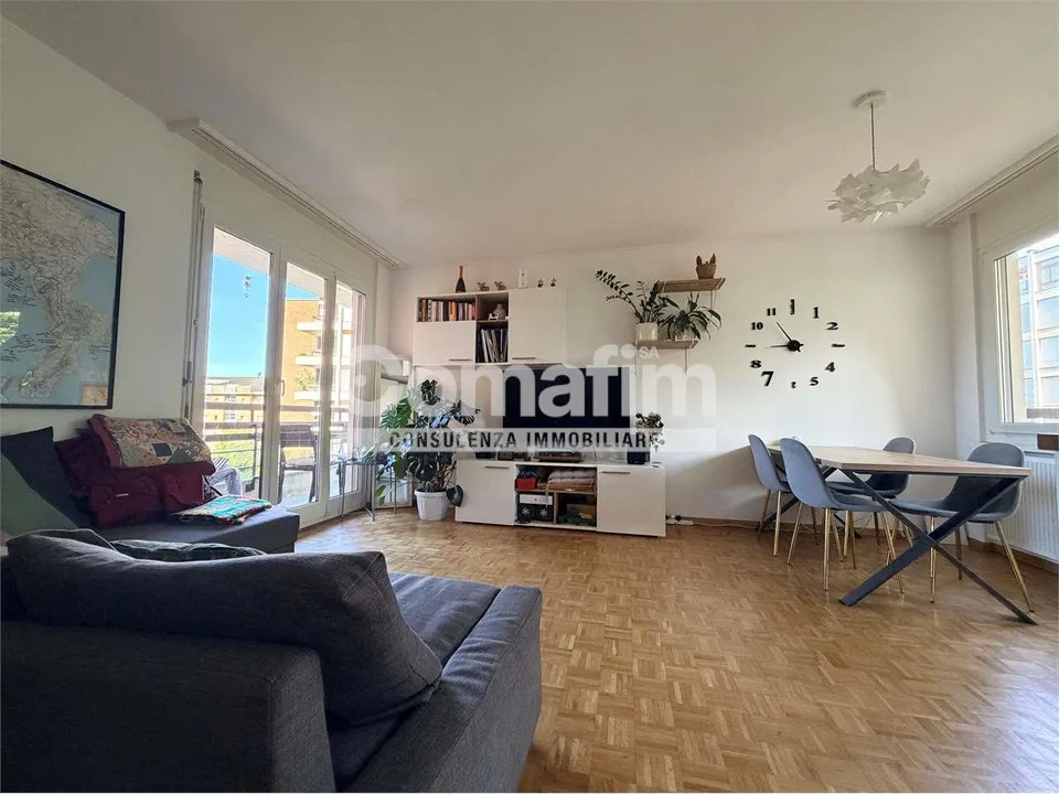 Viganello - Luminoso appartamento di 3.5 locali con ampie terrazze e p