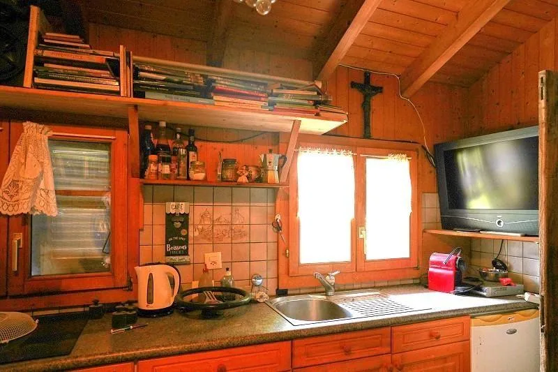 2-Zimmer-Haus mit sehr viel Land an sehr ruhiger, sonniger Aussicht... – foto 6 di 28