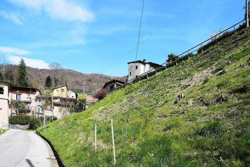 2-Zimmer-Haus mit sehr viel Land an sehr ruhiger, sonniger Aussicht... – foto 18 di 28