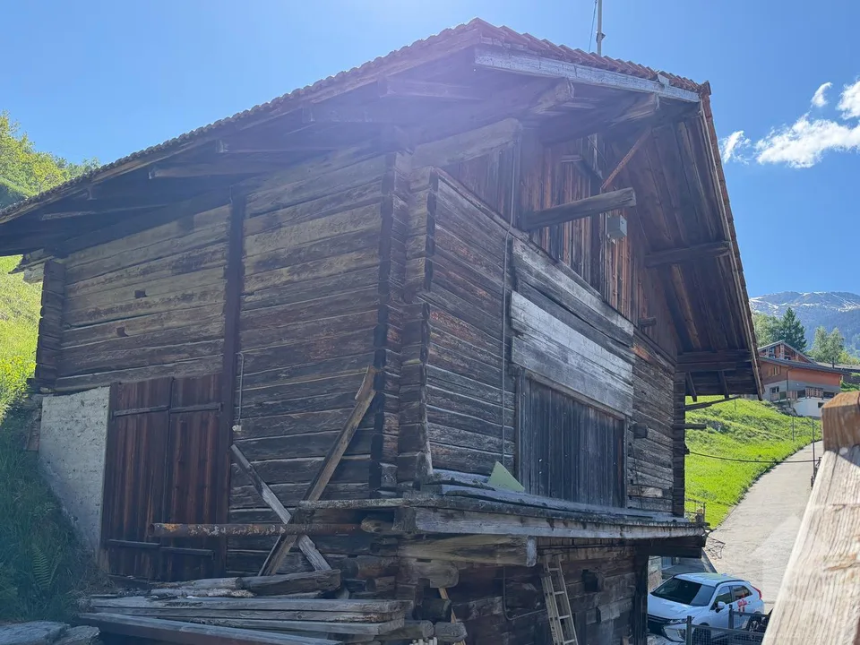 Magnifique raccard au centre du village d'Euseigne