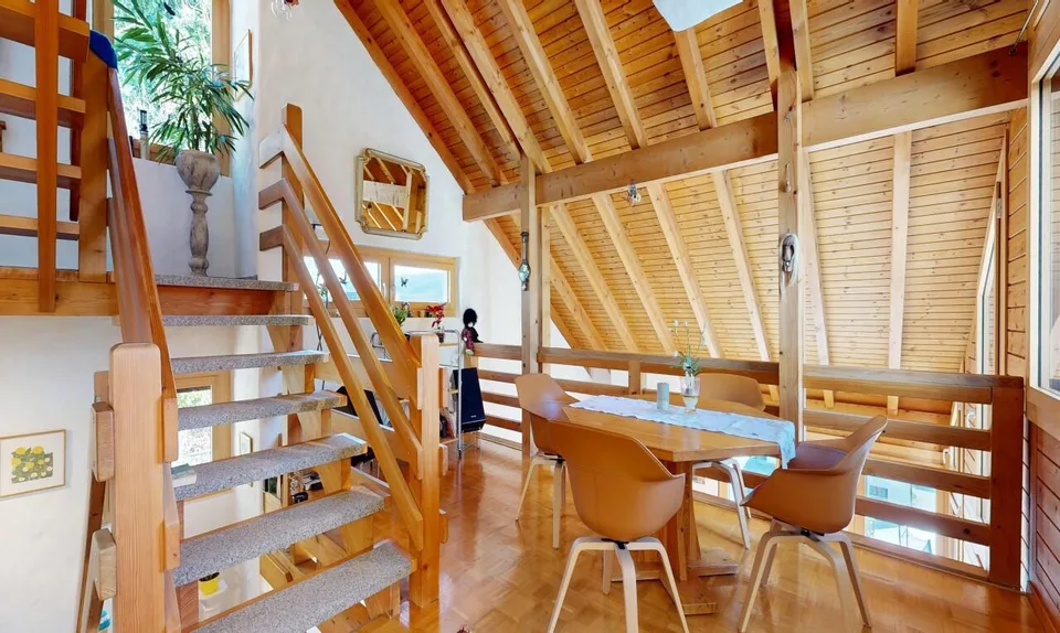 Charmantes 6 Zimmer Einfamilienhaus mit Pool, Sauna und Weitsicht