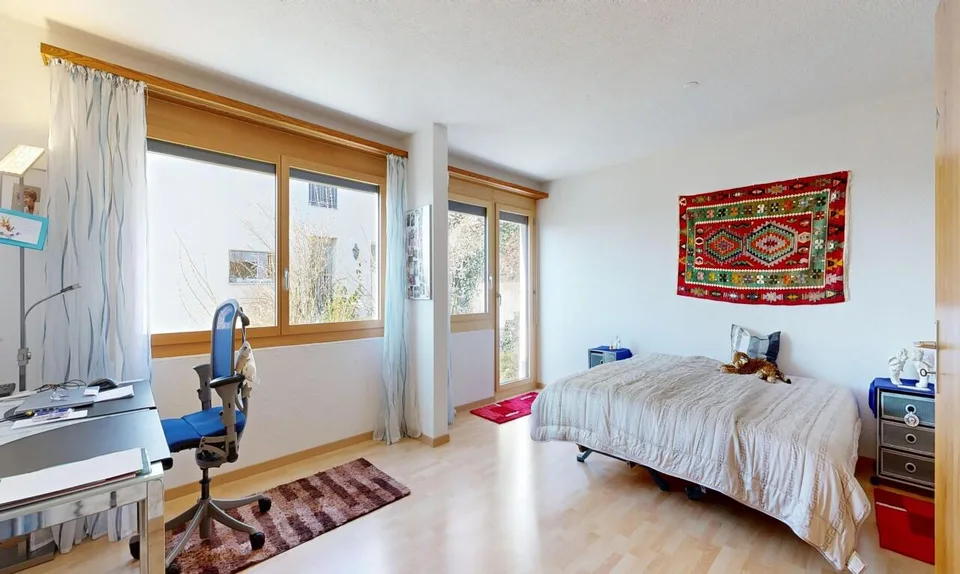 Charmantes 6 Zimmer Einfamilienhaus mit Pool, Sauna und Weitsicht – Foto 9 von 11