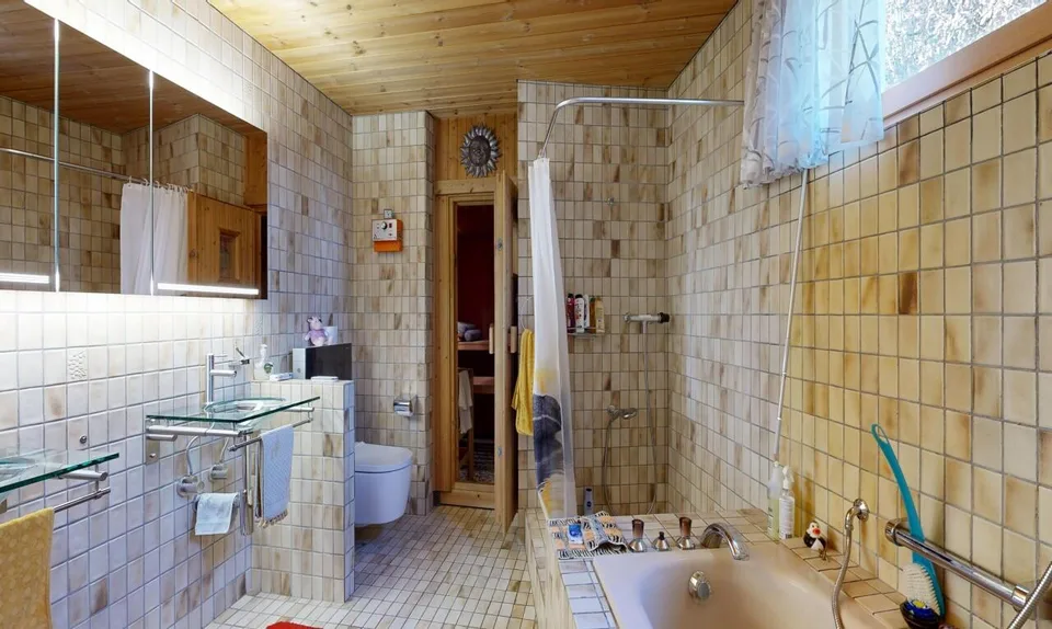 Charmantes 6 Zimmer Einfamilienhaus mit Pool, Sauna und Weitsicht – Foto 10 von 11