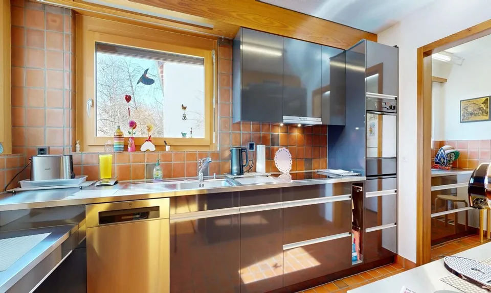 Charmantes 6 Zimmer Einfamilienhaus mit Pool, Sauna und Weitsicht – Foto 7 von 11