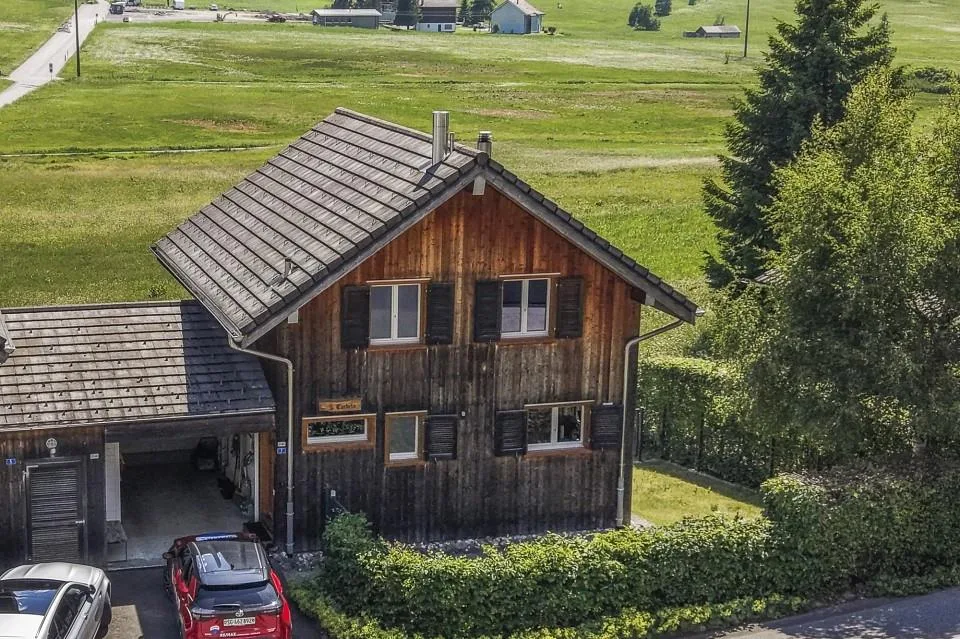 Exklusives 5.5-Zimmer-Chalet in unverbaubarer Aussichtslage in Wild...