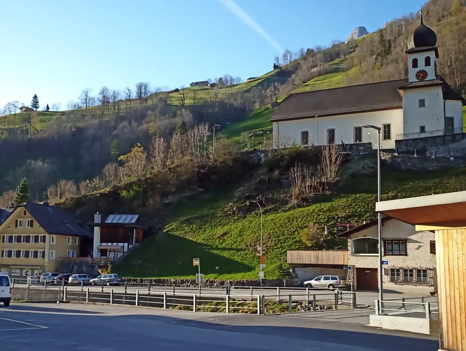 Baulandparzelle an Hanglage