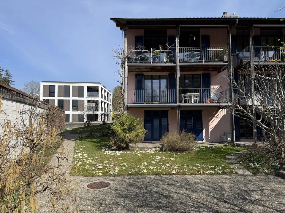 RESERVIERT -  Gemütliche Eigentumswohnung mit Balkon und Parking