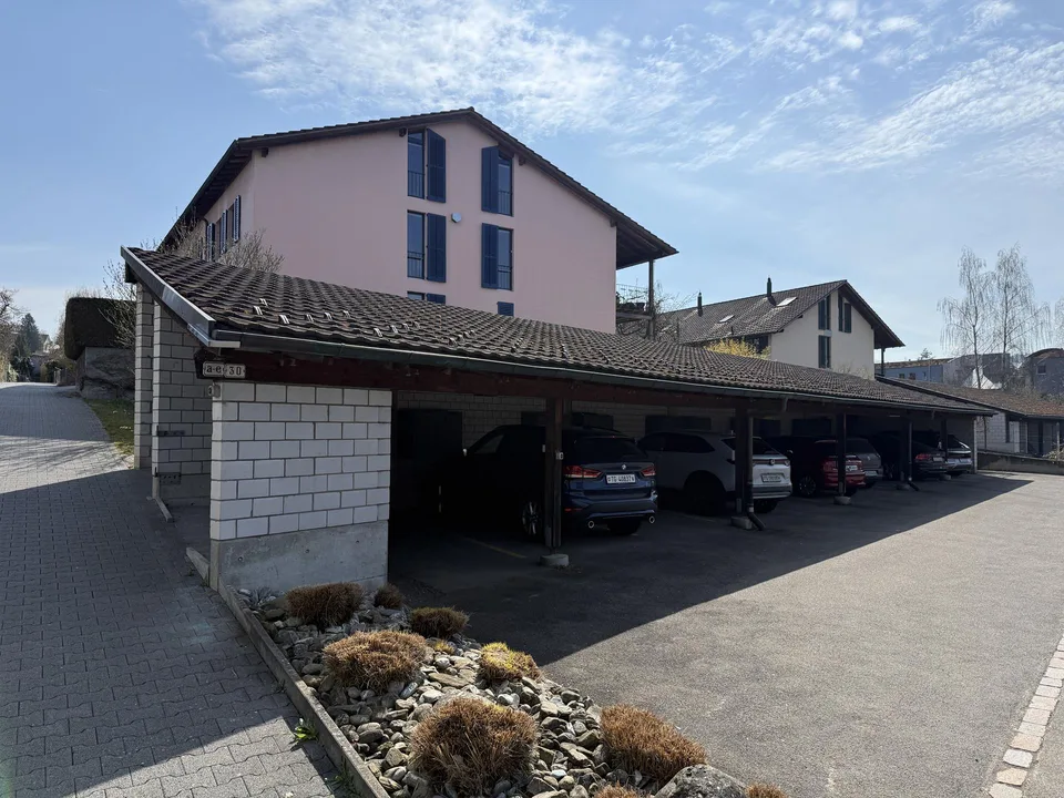 GELEGENHEIT - Ruhige Familienwohnung mit Balkon und Parking
