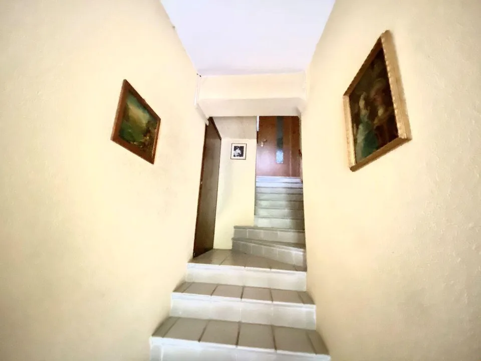 Casa di tre appartamenti per investimento a reddito