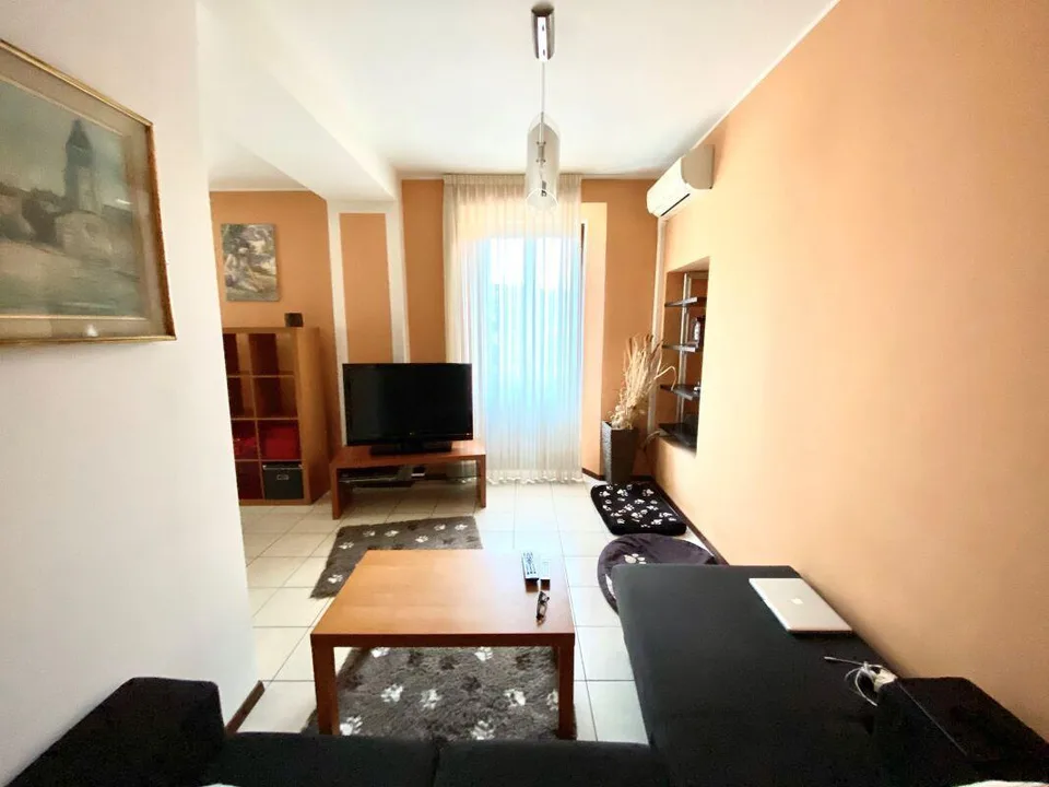 Casa di tre appartamenti per investimento a reddito