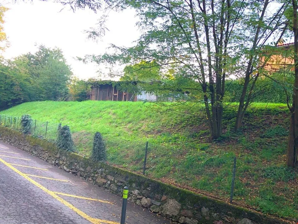 Terreno edificabile di 1'277 mq in centro paese – Foto 6 von 7