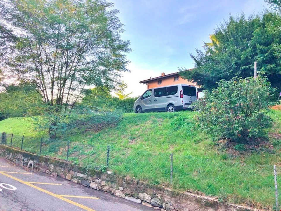 Terreno edificabile di 1'277 mq in centro paese