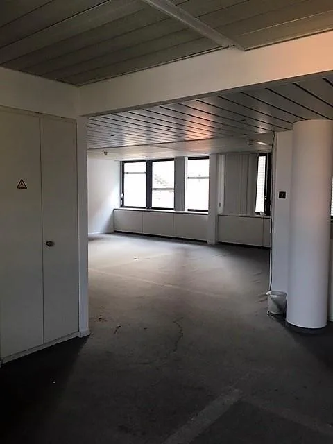 PALAZZINA UFFICI A REDDITO POSSIBILE ACQUISTO PER CITTADINI STRANIERI