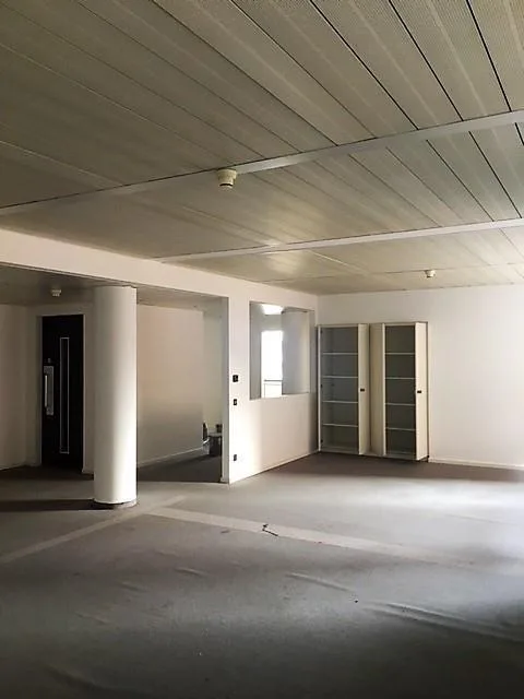 PALAZZINA UFFICI A REDDITO POSSIBILE ACQUISTO PER CITTADINI STRANIERI