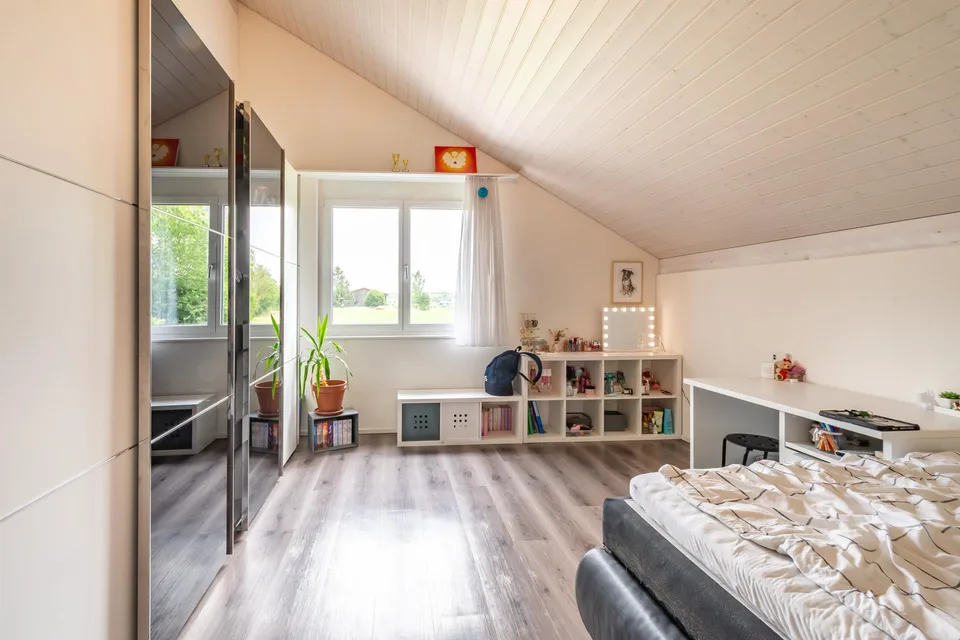 Sonniges Einfamilienhaus mit grossem Umschwung – photo 12 sur 20