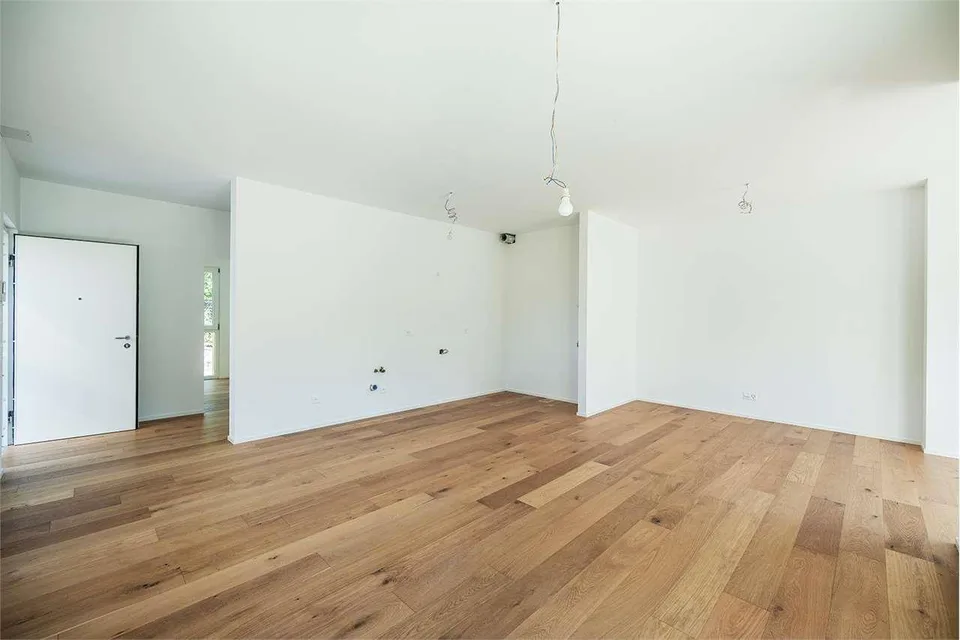 Luminoso Attico 4.5 con Balcone e Vista Lago – Foto 8 von 13