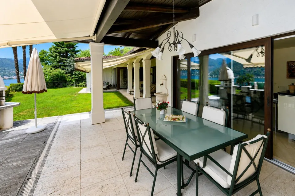 Villa di Lusso con Piscina e Vista Mozzafiato sul Lago di Lugo – Foto 7 von 29