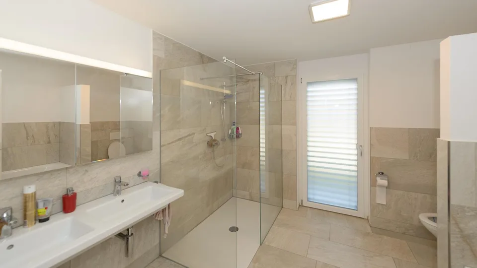 Charmantes 4 ½-Zimmer Doppeleinfamilienhaus in ruhiger Wohnlage – photo 9 of 10