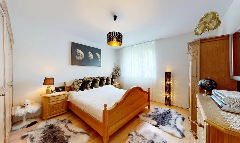 Grosszügige 4.5 Zimmer-Terrassenwohnung mit zusätzlichem Disporaum