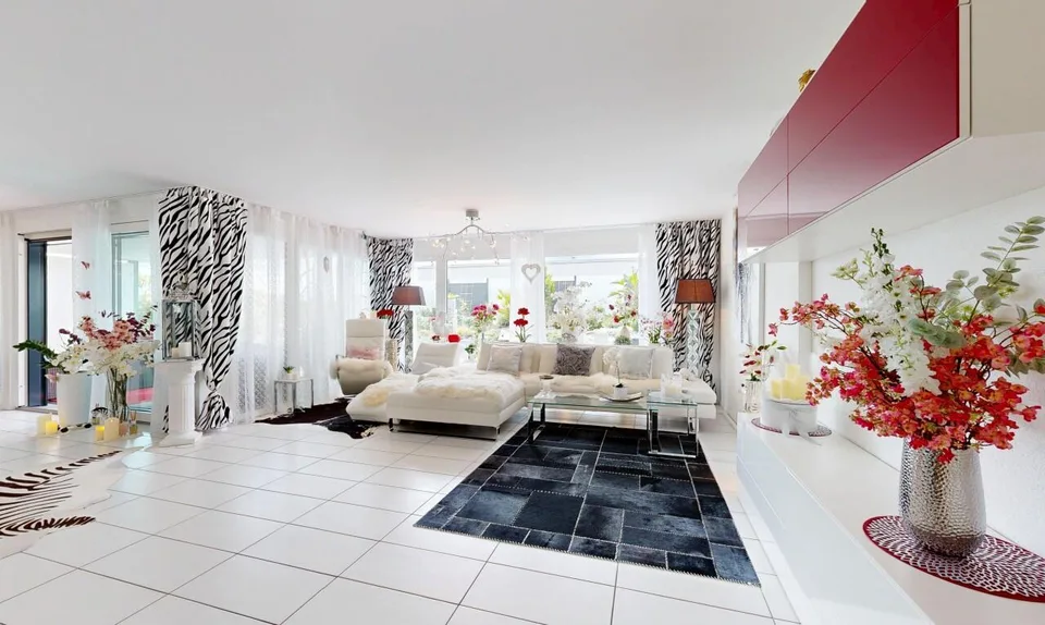 Grosszügige 4.5 Zimmer-Terrassenwohnung mit zusätzlichem Disporaum