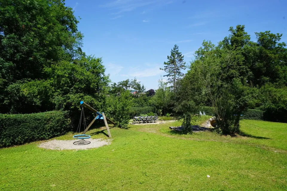 Stilvolle Gartenwhg. mit Loggia, hochwertigem Ausbau & Tiefgaragenpl.