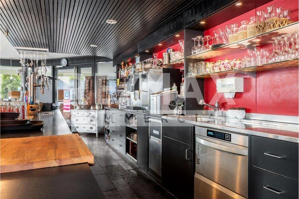 "Vielseitige Gewerbeimmobilie in Hellbühl: Moderne Gastronomie und ...