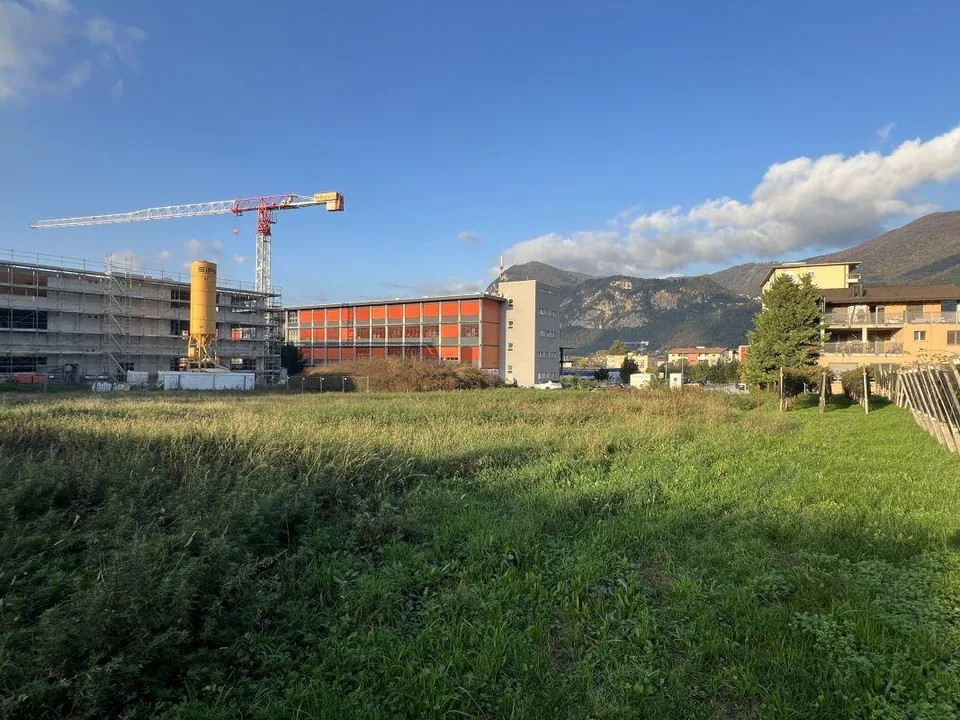Terreno industriale di ca. 2'600 mq a Mendrisio