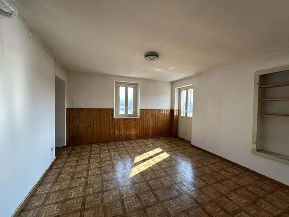 Interessante complesso abitativo da ristrutturare con corte privata... – Foto 7 von 19