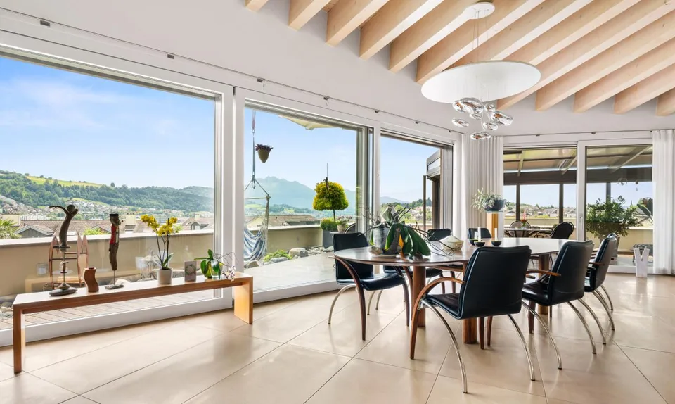Exklusive Villa mit Wellnessbereich und Panorama-Aussicht – foto 7 di 11