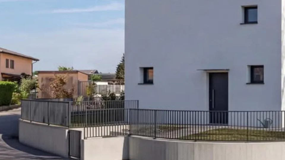 Straordinaria villa di ampia metratura con piscina privata.