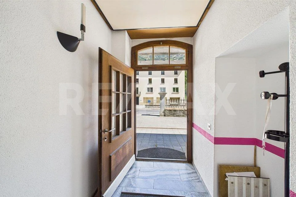 Casa plurifamiliare / oggetto a reddito in una elegante villa storica