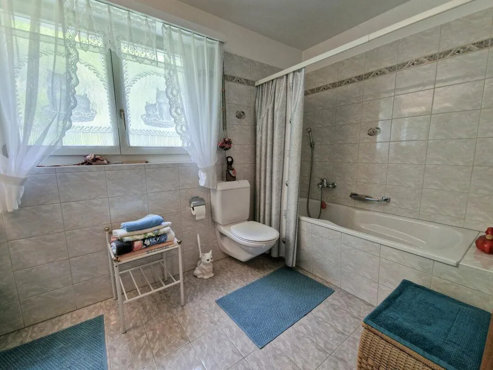 Liebevolle 4½-Zimmerwohnung mit traumhafter Aussicht ins Taminatal – foto 10 di 17