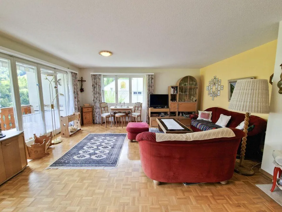 Liebevolle 4½-Zimmerwohnung mit traumhafter Aussicht ins Taminatal