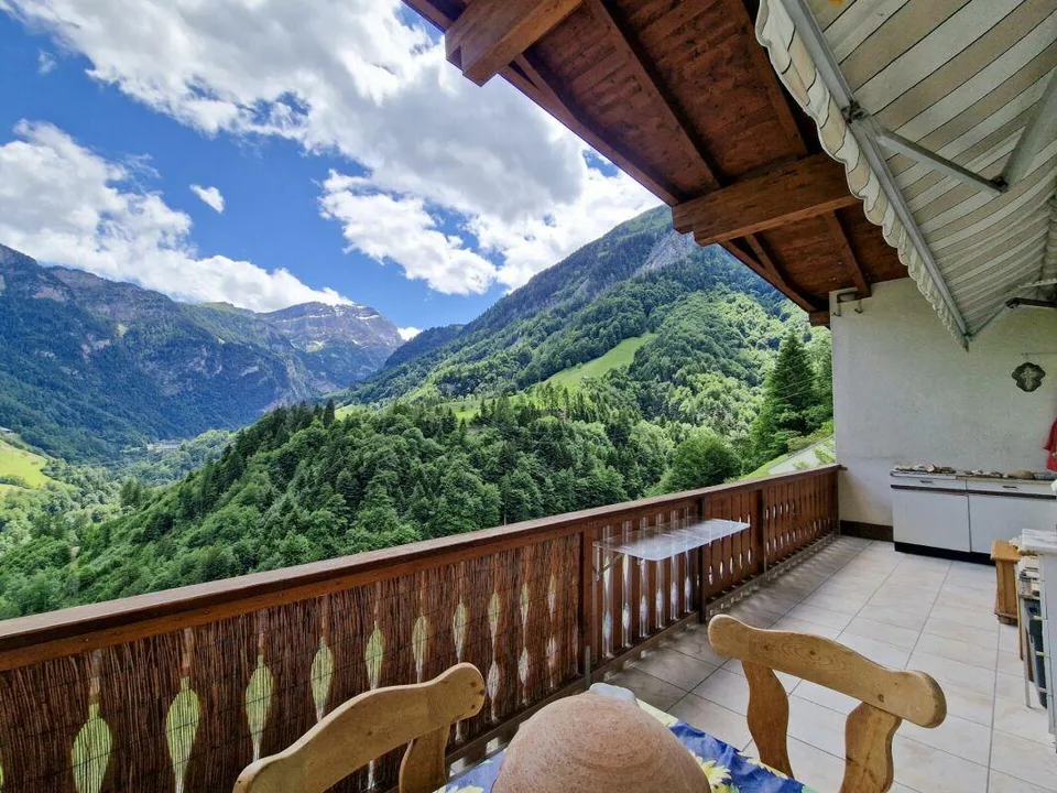 Liebevolle 4½-Zimmerwohnung mit traumhafter Aussicht ins Taminatal