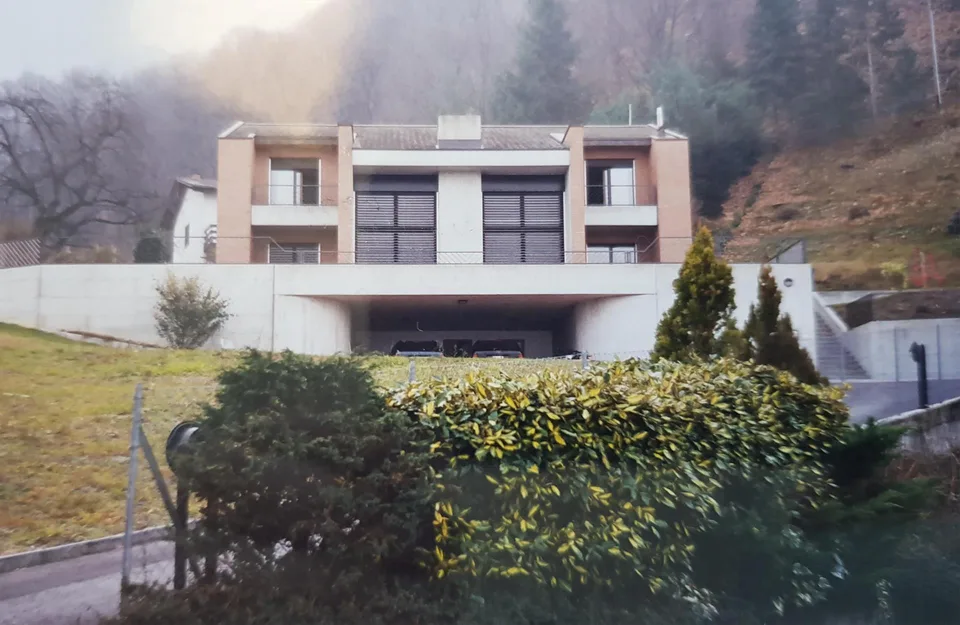 Esclusiva residenza collinare con vista sul Piano di Magadino