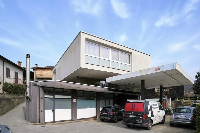 4 1/2-Zimmer-Villetta mit Magazin an zentraler Lage / villetta di 4...