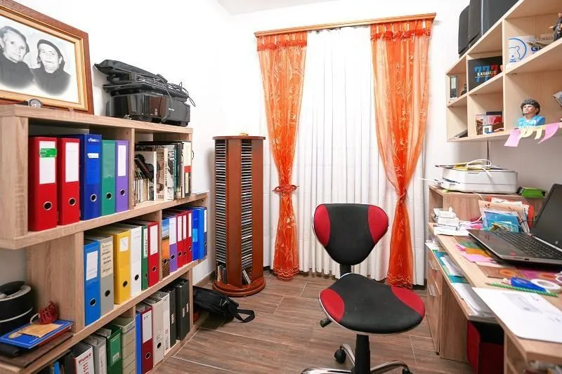 2-Familienhaus mit 3 + 4 Zimmer-Wohnung mit grossem Garten / casa b... – Foto 10 von 28