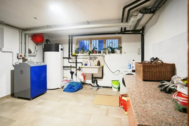 2-Familienhaus mit 3 + 4 Zimmer-Wohnung mit grossem Garten / casa b... – Foto 17 von 28
