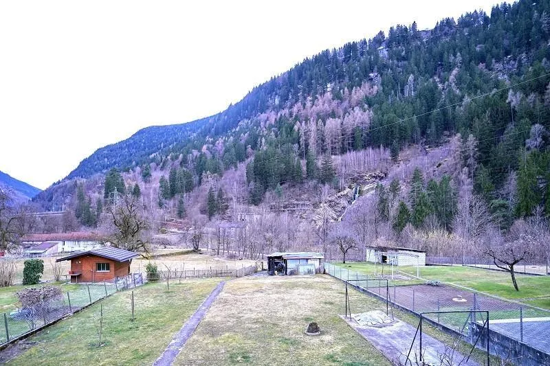 2-Familienhaus mit 3 + 4 Zimmer-Wohnung mit grossem Garten / casa b... – Foto 20 von 28